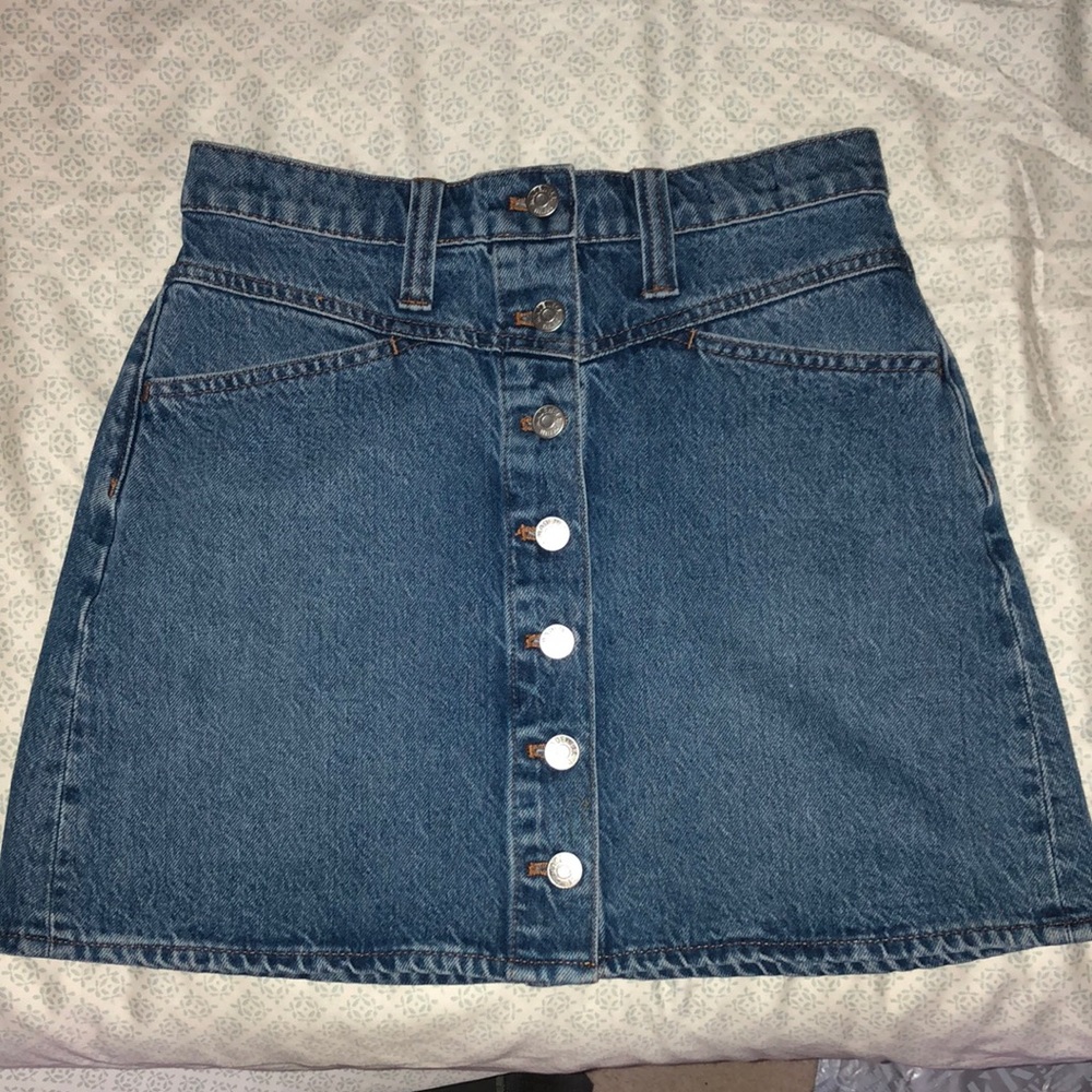 NWT Button front denim skirt size 25